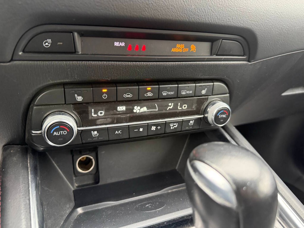 Mazda CX-5 Vehicle Full-screen Gallery Image 28