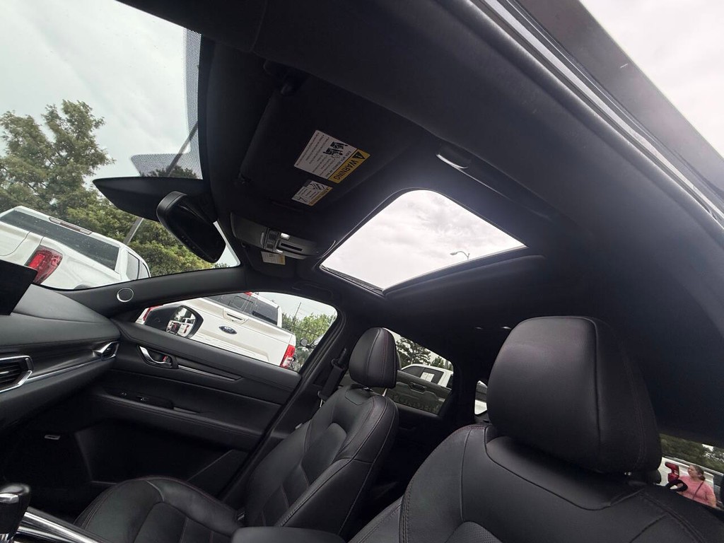 Mazda CX-5 Vehicle Full-screen Gallery Image 32