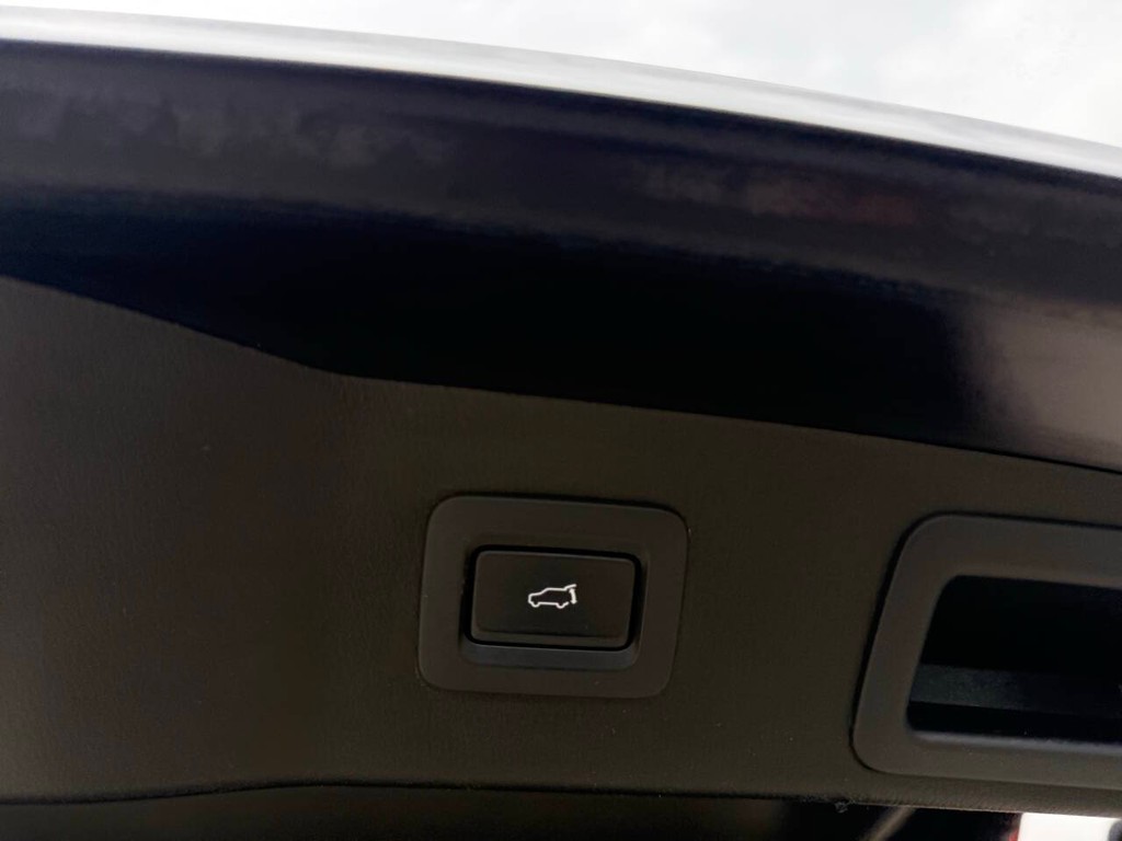 Mazda CX-5 Vehicle Full-screen Gallery Image 39