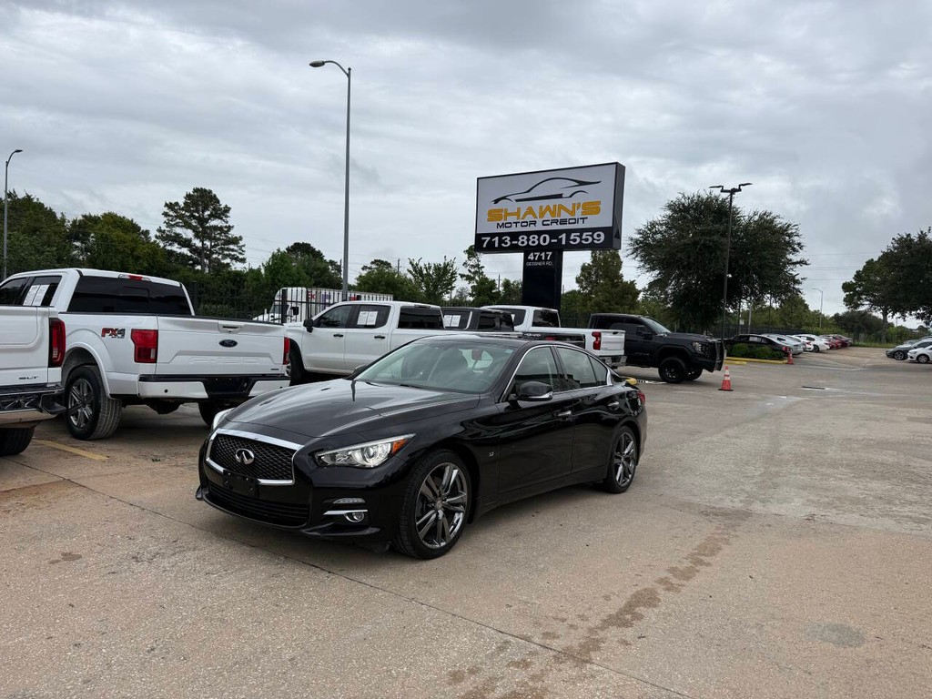 INFINITI Q50 Vehicle Full-screen Gallery Image 03