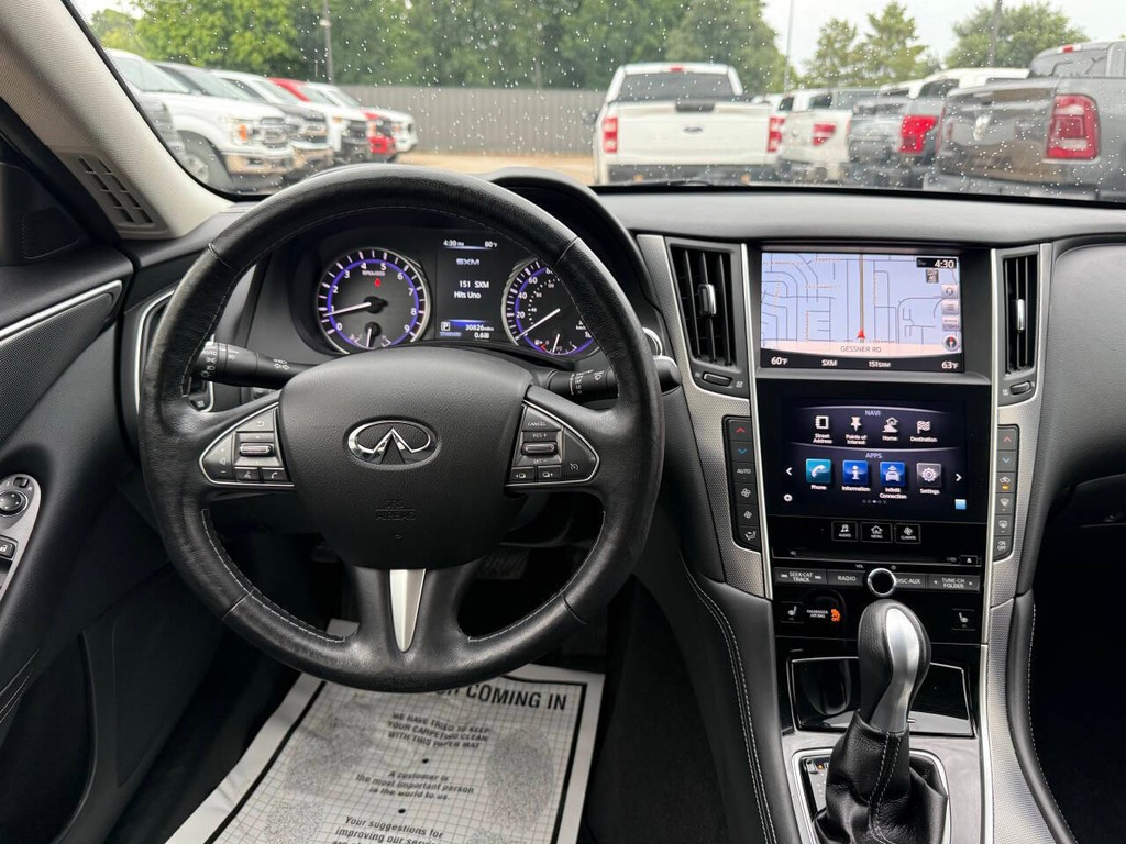 INFINITI Q50 Vehicle Full-screen Gallery Image 22
