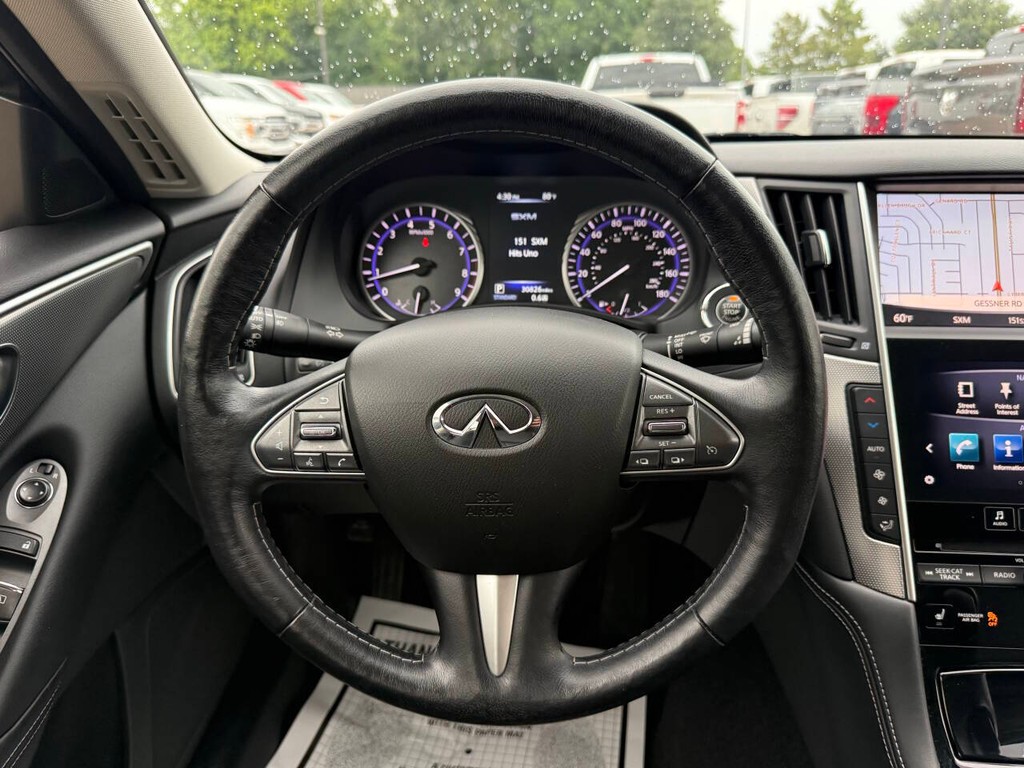 INFINITI Q50 Vehicle Full-screen Gallery Image 23