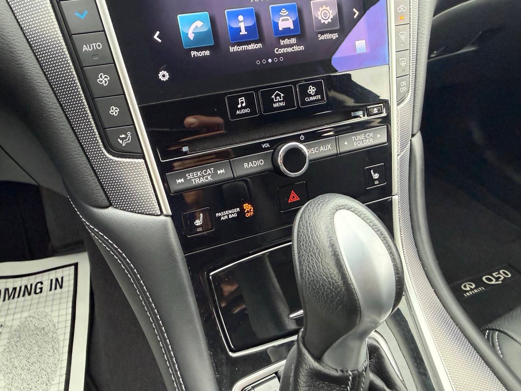 INFINITI Q50 Vehicle Full-screen Gallery Image 29