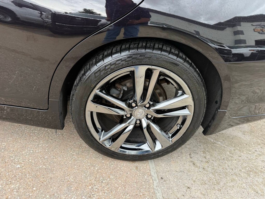 INFINITI Q50 Vehicle Full-screen Gallery Image 37