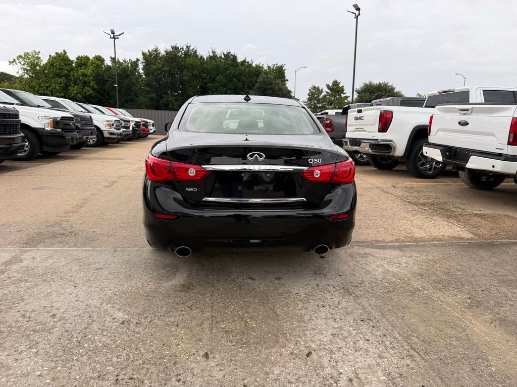 INFINITI Q50 Vehicle Full-screen Gallery Image 39