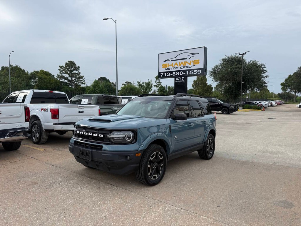 Ford Bronco Sport Vehicle Full-screen Gallery Image 03