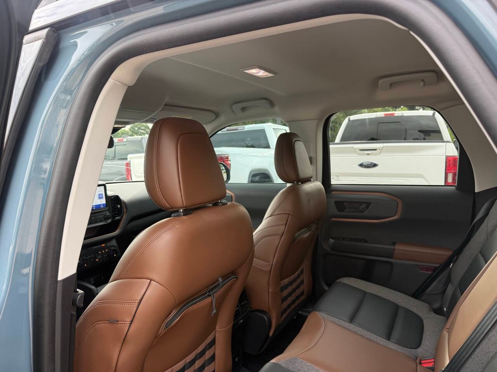 Ford Bronco Sport Vehicle Full-screen Gallery Image 13