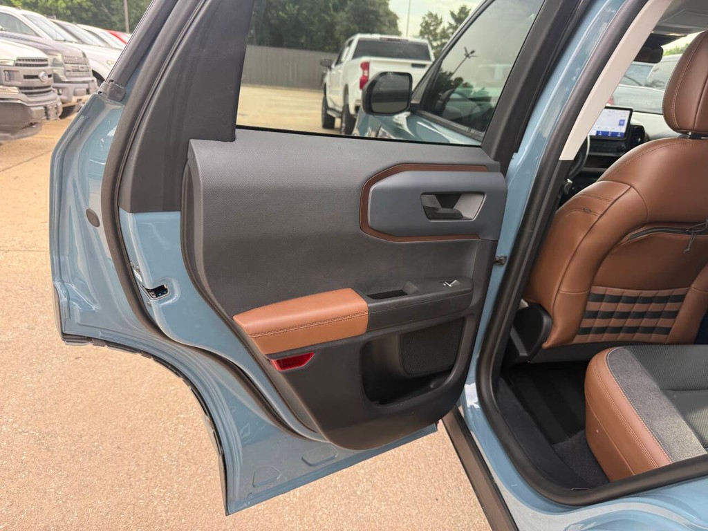 Ford Bronco Sport Vehicle Full-screen Gallery Image 14