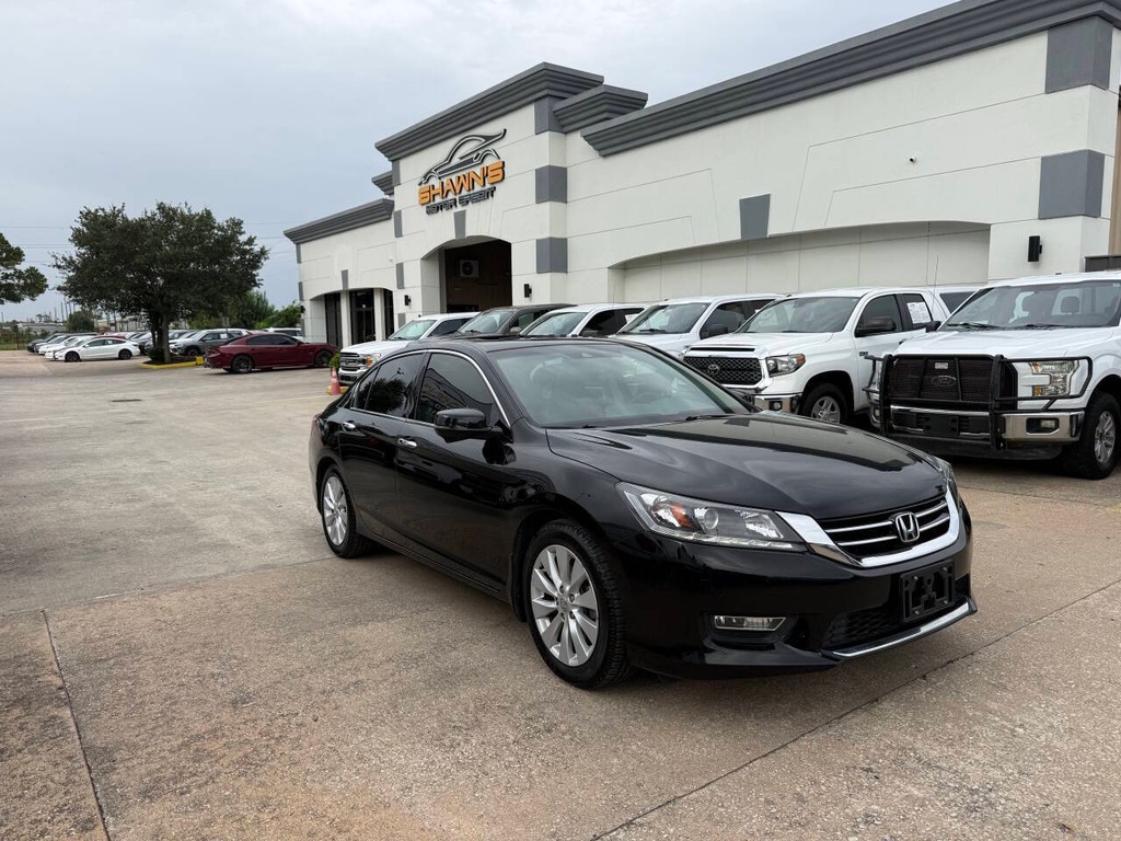 Honda Accord Sedan Vehicle Full-screen Gallery Image 02