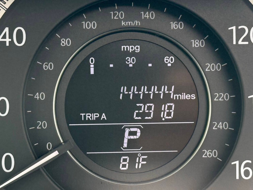 Honda Accord Sedan Vehicle Full-screen Gallery Image 33