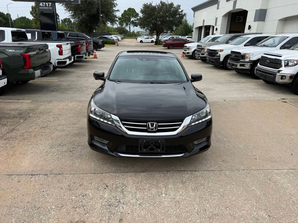 Honda Accord Sedan Vehicle Full-screen Gallery Image 39