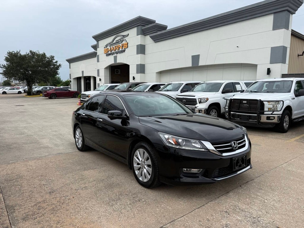 Honda Accord Sedan Vehicle Full-screen Gallery Image 41