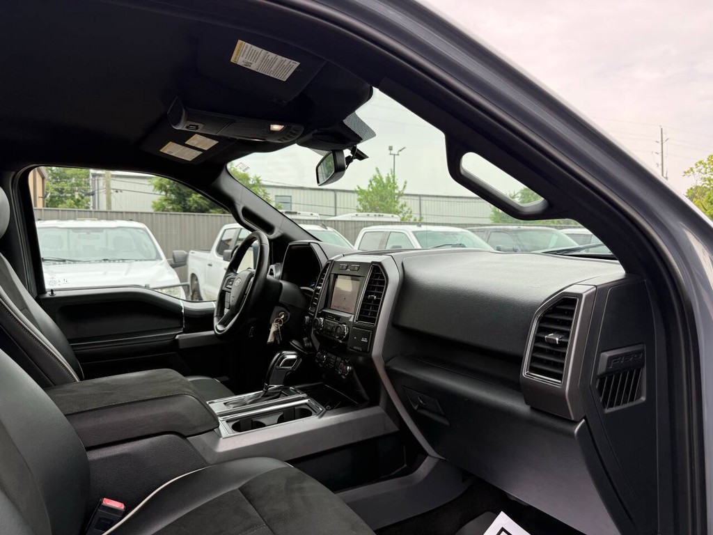 Ford F-150 Vehicle Full-screen Gallery Image 09