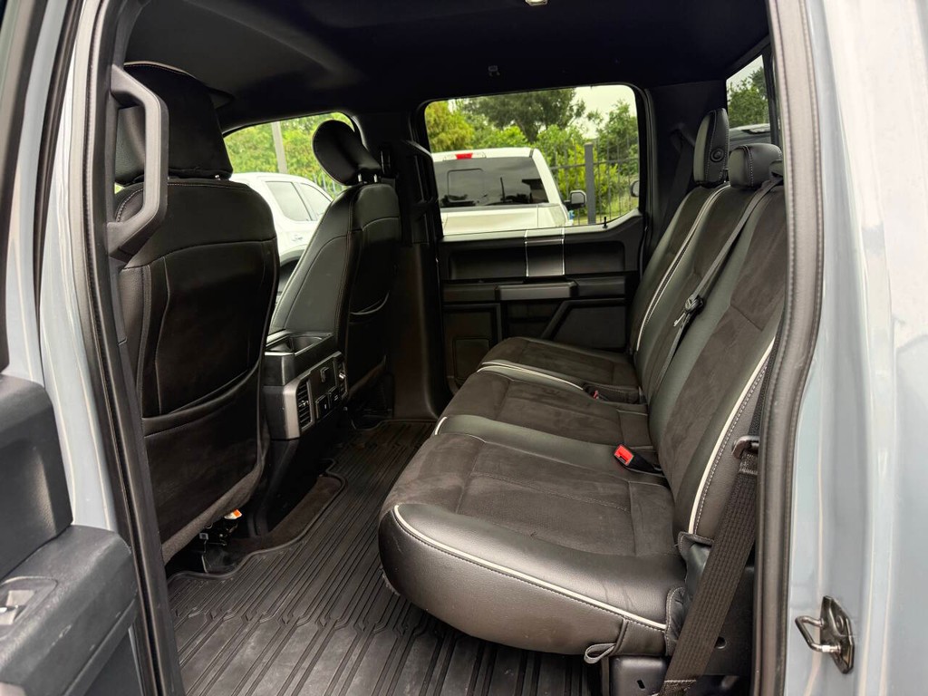 Ford F-150 Vehicle Full-screen Gallery Image 13
