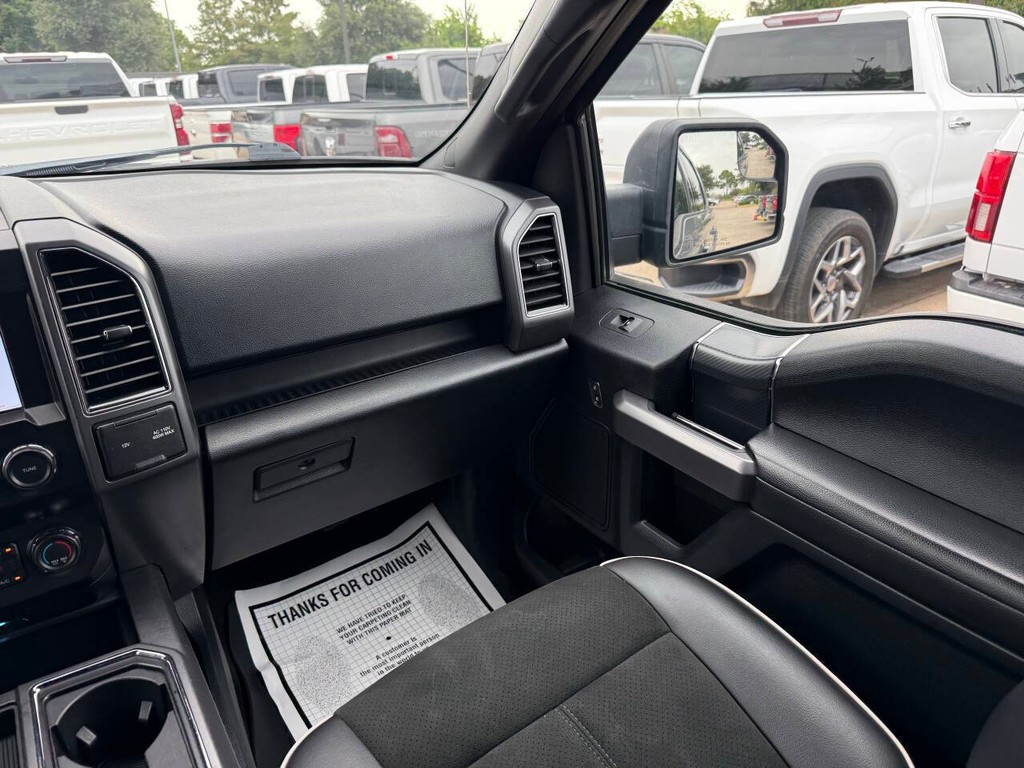 Ford F-150 Vehicle Full-screen Gallery Image 19