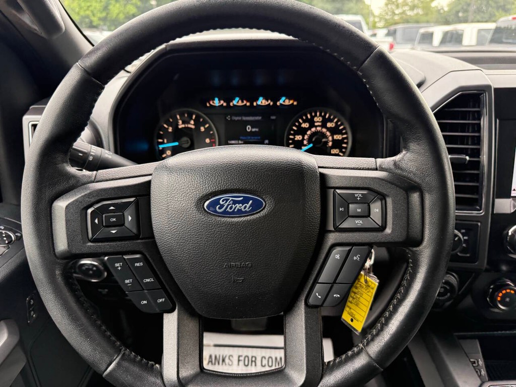 Ford F-150 Vehicle Full-screen Gallery Image 23