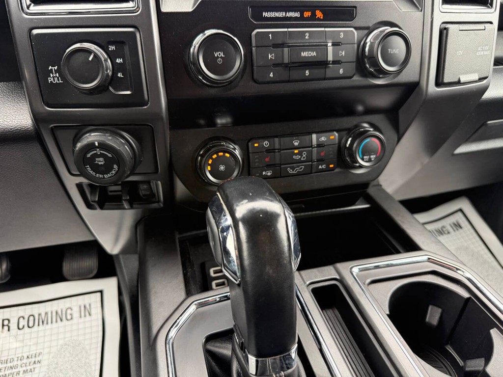 Ford F-150 Vehicle Full-screen Gallery Image 28