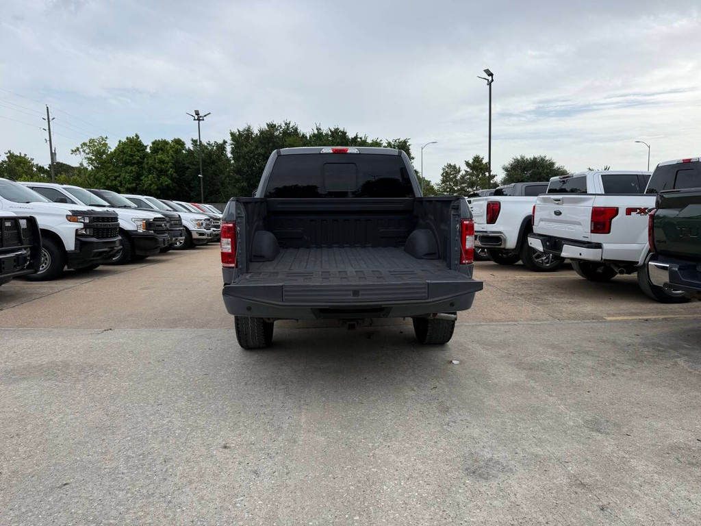 Ford F-150 Vehicle Full-screen Gallery Image 36