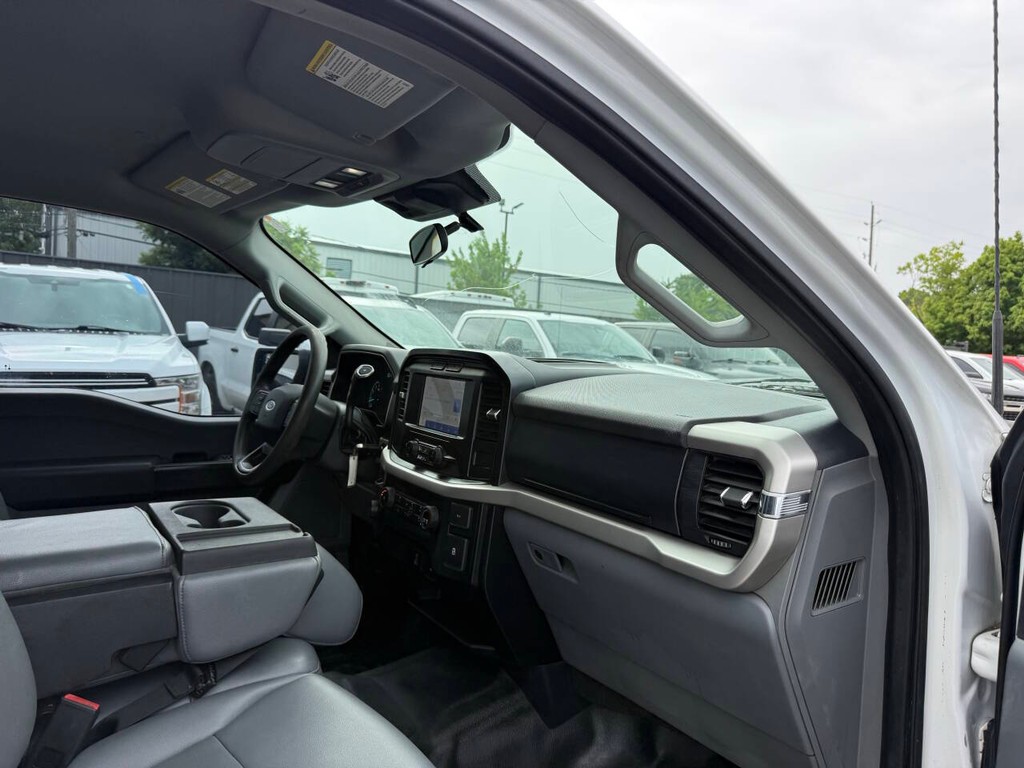 Ford F-150 Vehicle Full-screen Gallery Image 09