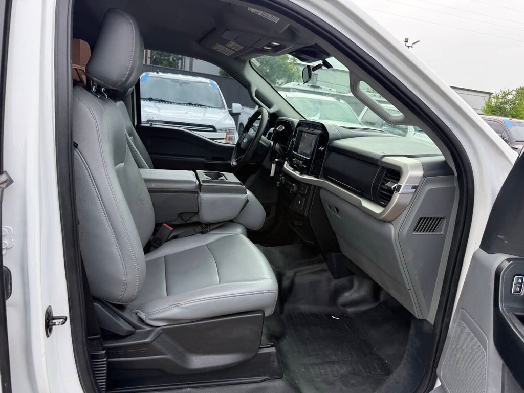 Ford F-150 Vehicle Full-screen Gallery Image 10