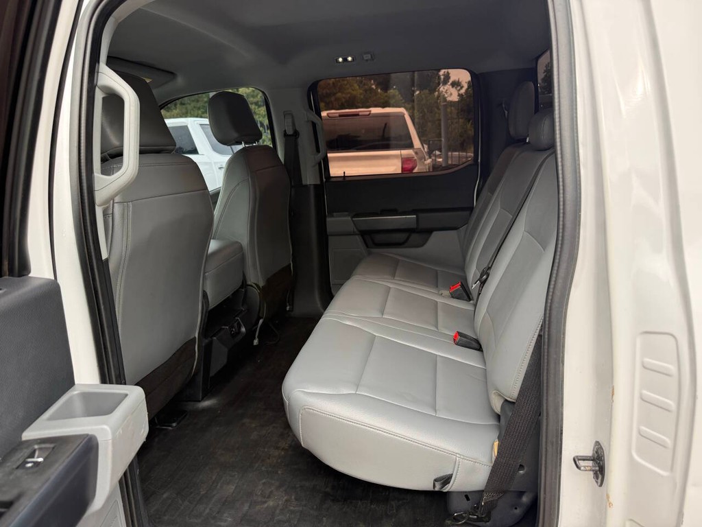 Ford F-150 Vehicle Full-screen Gallery Image 13