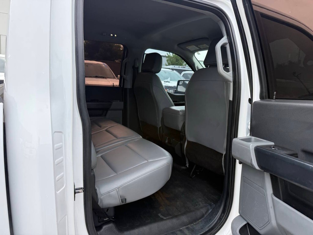 Ford F-150 Vehicle Full-screen Gallery Image 15