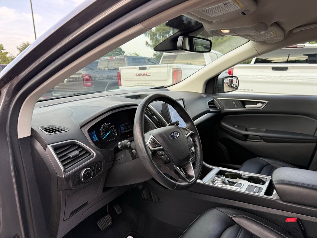 Ford Edge Vehicle Full-screen Gallery Image 06
