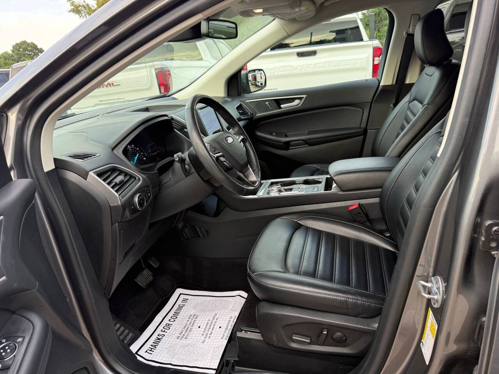 Ford Edge Vehicle Full-screen Gallery Image 07