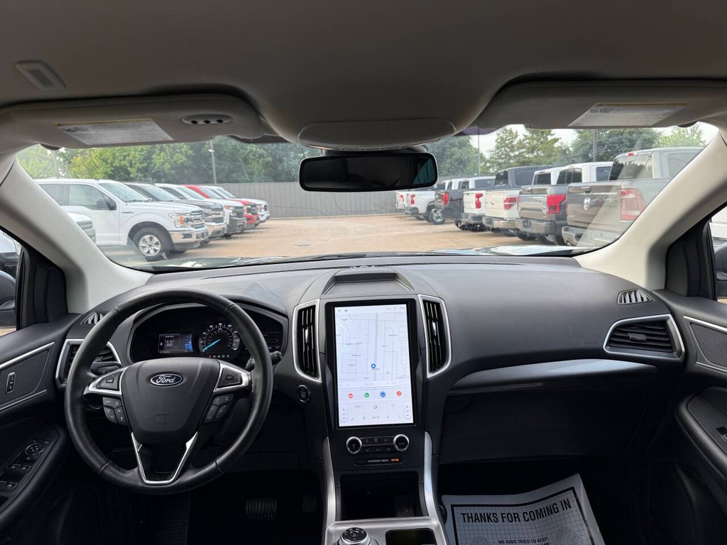 Ford Edge Vehicle Full-screen Gallery Image 17