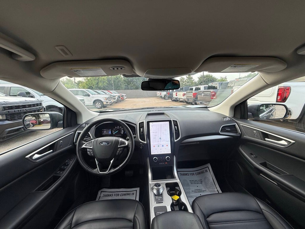 Ford Edge Vehicle Full-screen Gallery Image 18