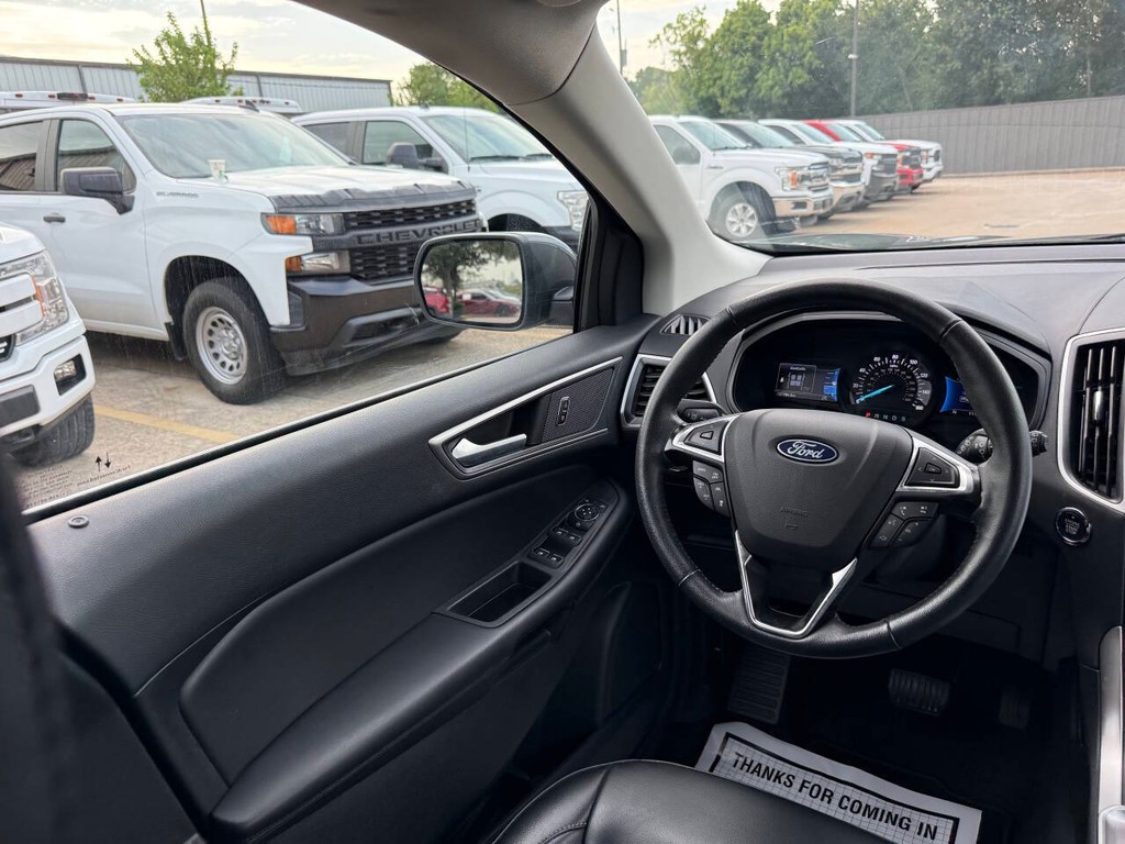 Ford Edge Vehicle Full-screen Gallery Image 19