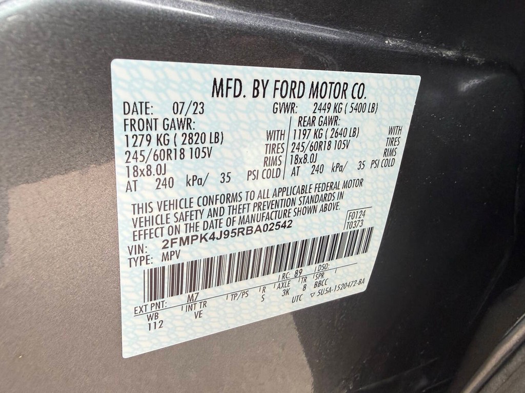 Ford Edge Vehicle Full-screen Gallery Image 32