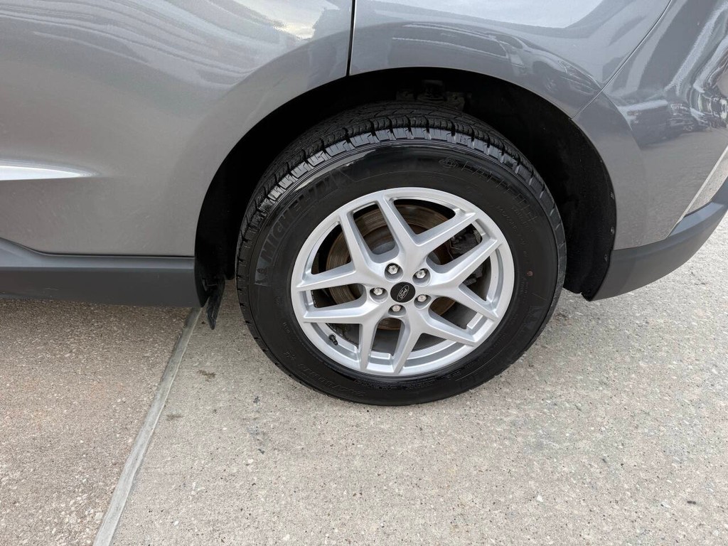 Ford Edge Vehicle Full-screen Gallery Image 34