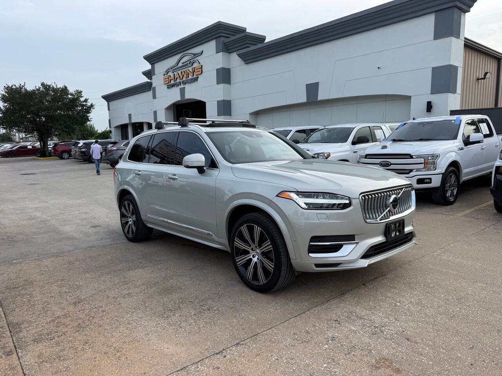 Volvo XC90 Recharge Vehicle Full-screen Gallery Image 02