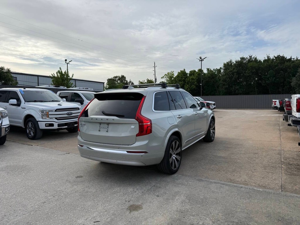 Volvo XC90 Recharge Vehicle Full-screen Gallery Image 05