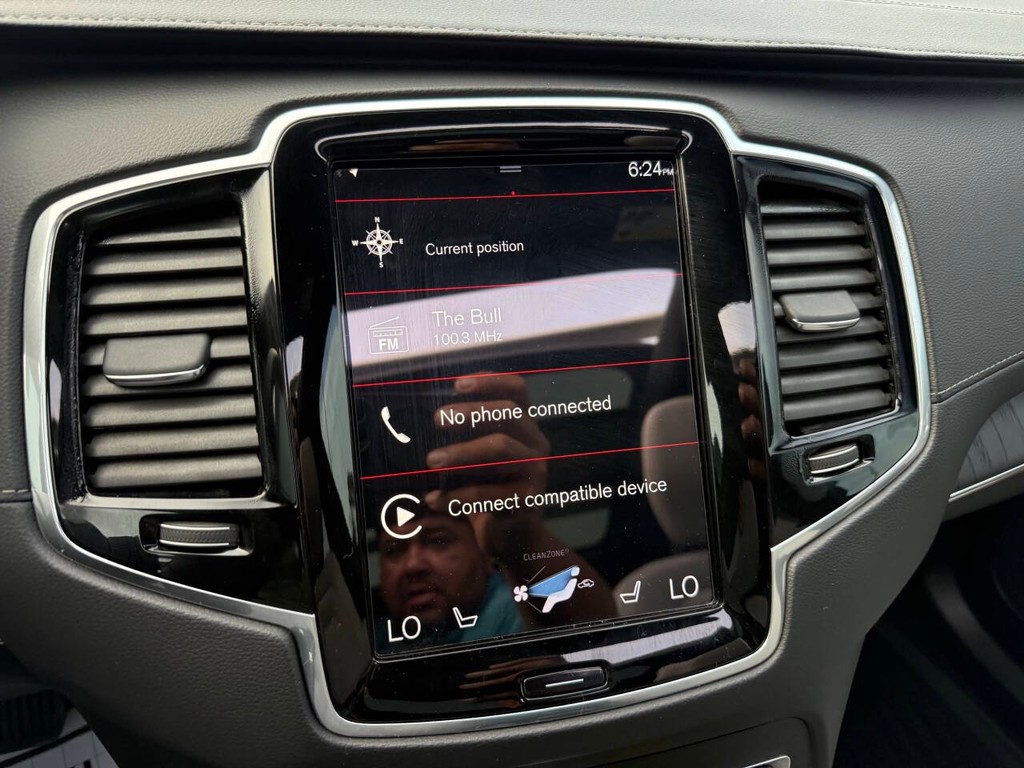 Volvo XC90 Recharge Vehicle Full-screen Gallery Image 27