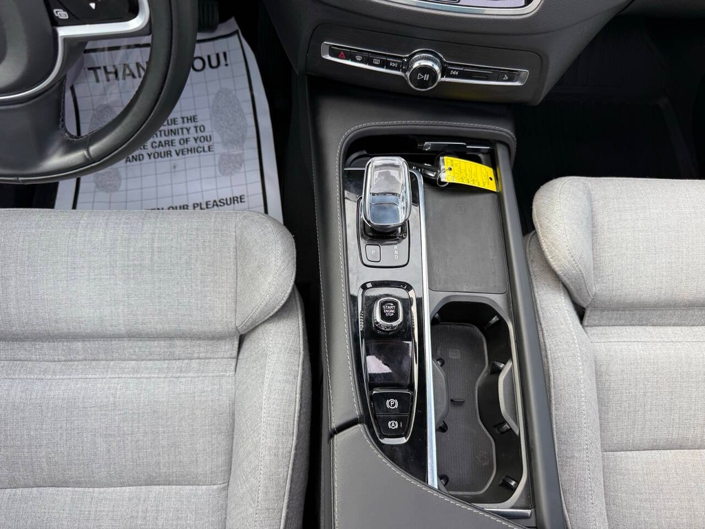 Volvo XC90 Recharge Vehicle Full-screen Gallery Image 31