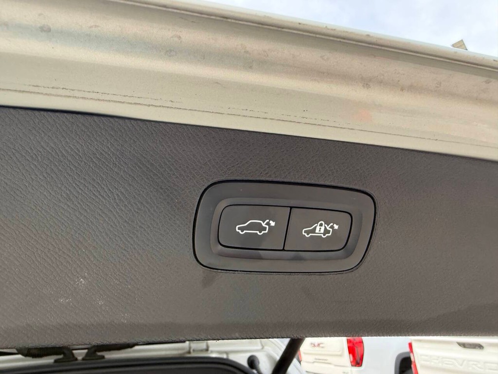 Volvo XC90 Recharge Vehicle Full-screen Gallery Image 40