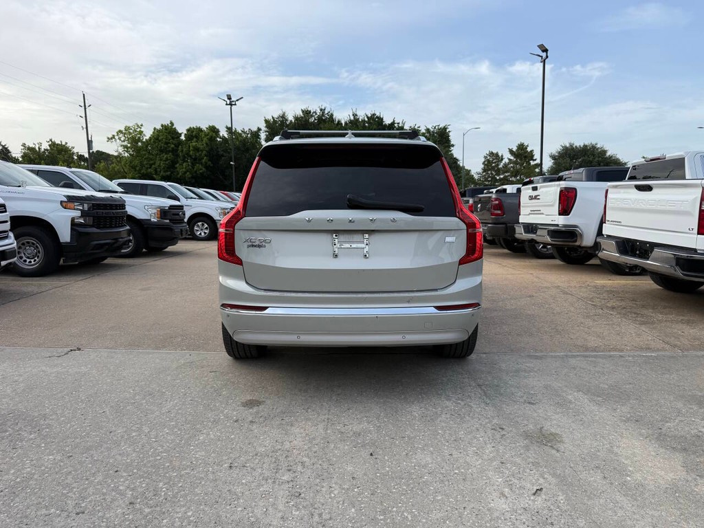 Volvo XC90 Recharge Vehicle Full-screen Gallery Image 41