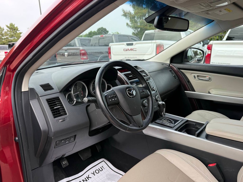 Mazda CX-9 Vehicle Full-screen Gallery Image 06