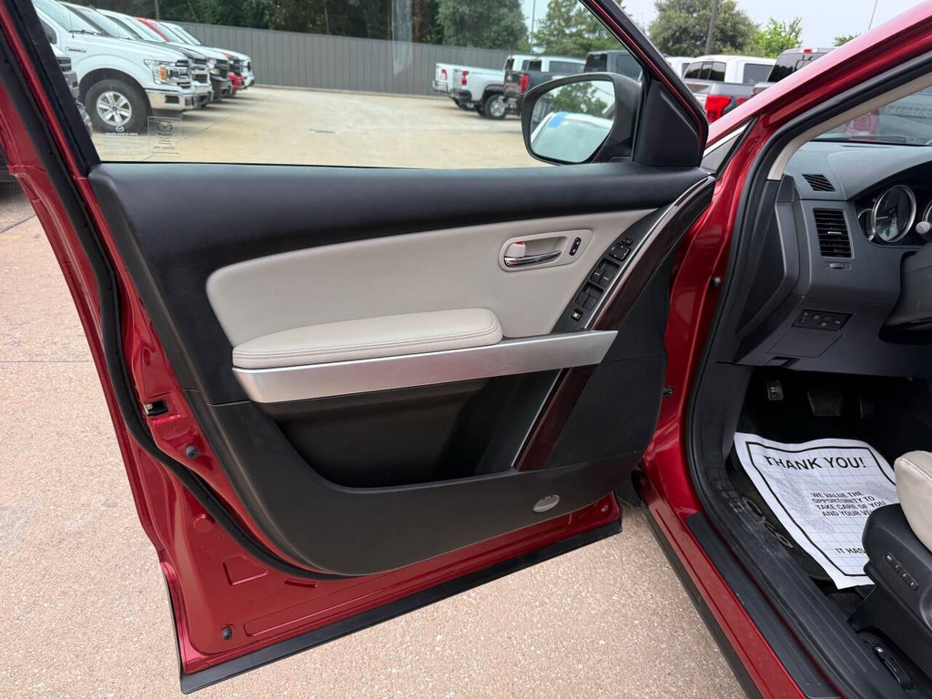 Mazda CX-9 Vehicle Full-screen Gallery Image 08