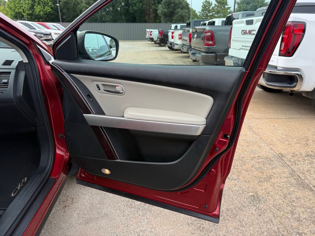 Mazda CX-9 Vehicle Full-screen Gallery Image 11
