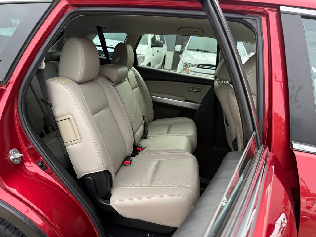 Mazda CX-9 Vehicle Full-screen Gallery Image 17