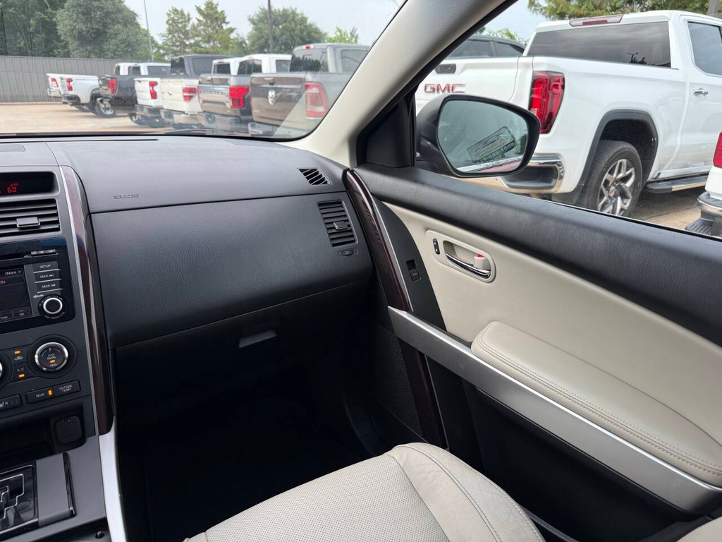 Mazda CX-9 Vehicle Full-screen Gallery Image 22