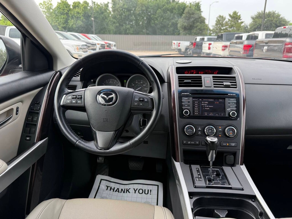 Mazda CX-9 Vehicle Full-screen Gallery Image 23