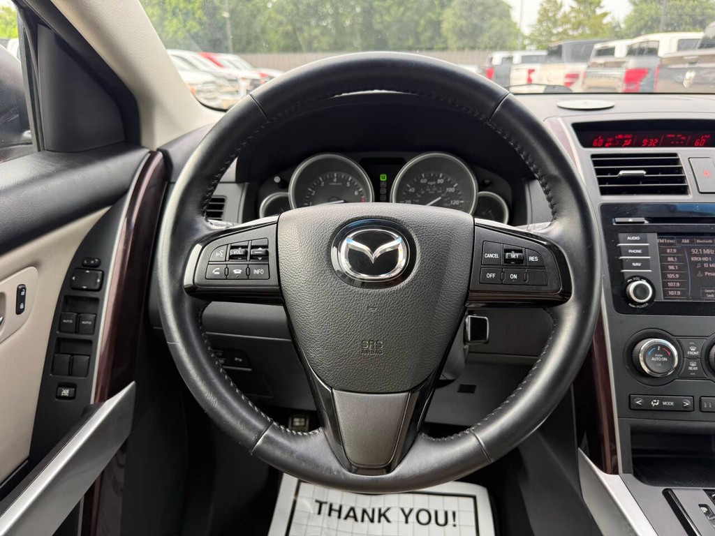 Mazda CX-9 Vehicle Full-screen Gallery Image 24