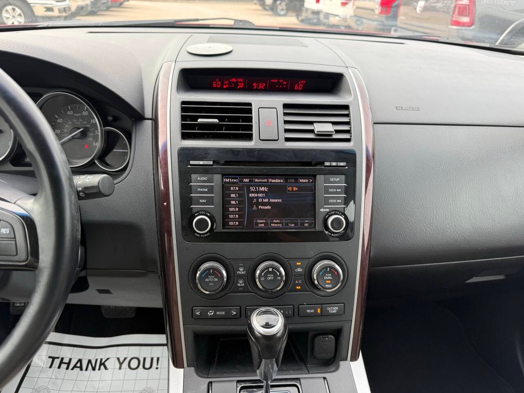 Mazda CX-9 Vehicle Full-screen Gallery Image 26