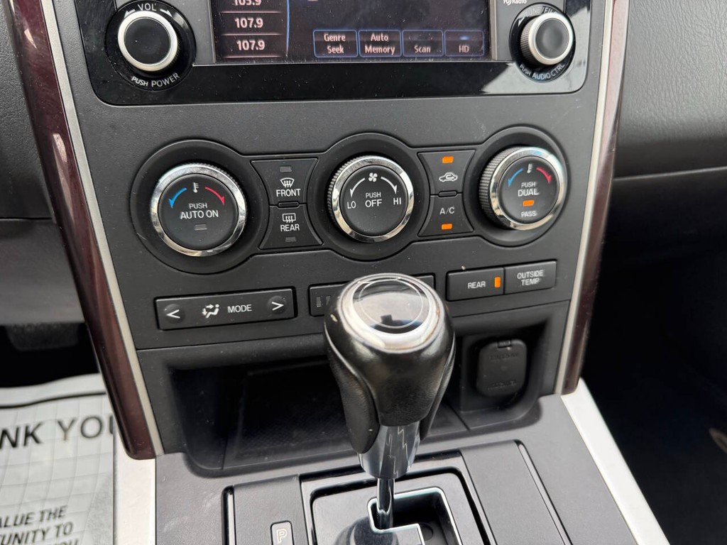 Mazda CX-9 Vehicle Full-screen Gallery Image 30