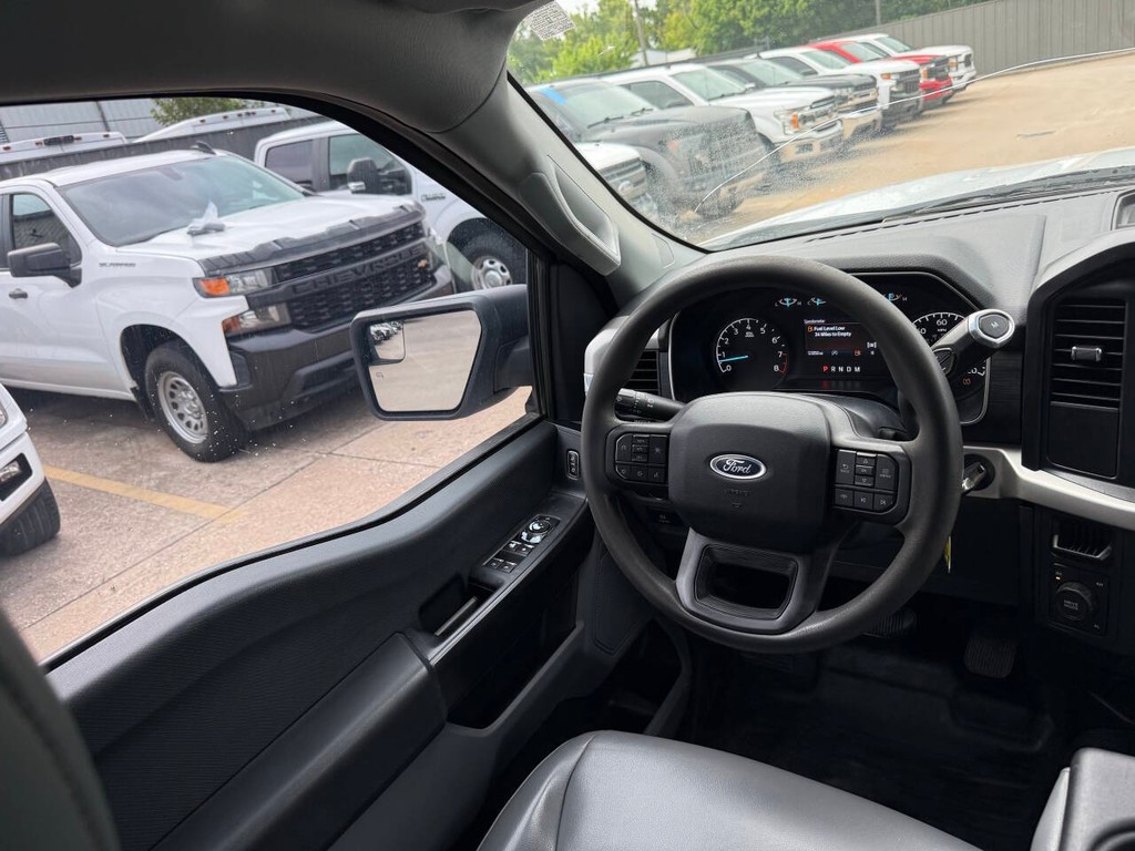 Chevrolet Silverado 1500 Vehicle Full-screen Gallery Image 19