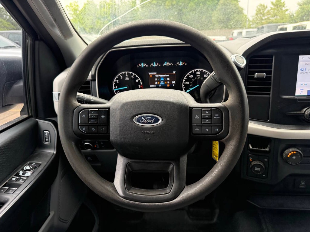 Chevrolet Silverado 1500 Vehicle Full-screen Gallery Image 22